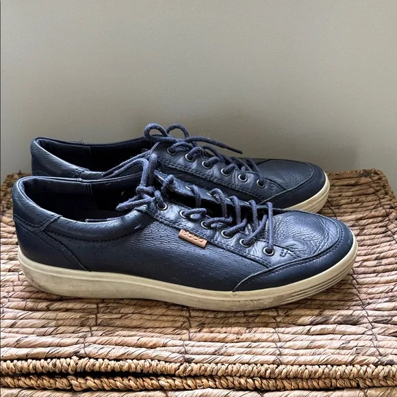 ECCO Men's Navy Leather Sneakers - Picture 3 of 9